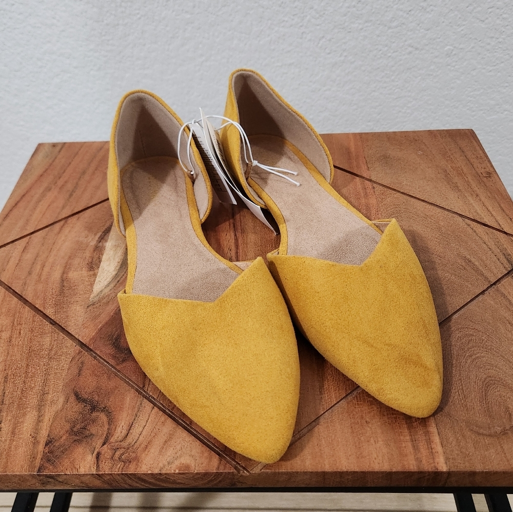 Old Navy Pointed Toe Flats